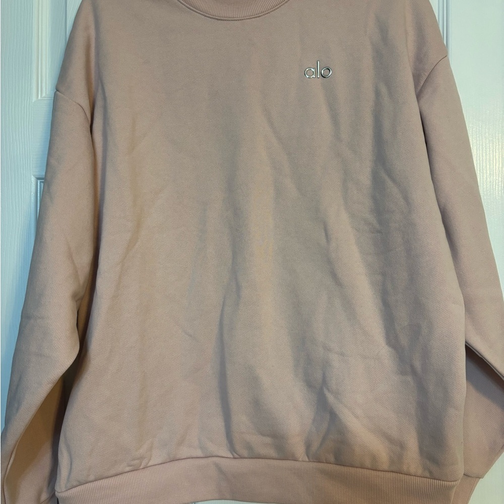NWT limited, sold-out color ALO Yoga Accolade pullover in pink quartz size M - Picture 6 of 8